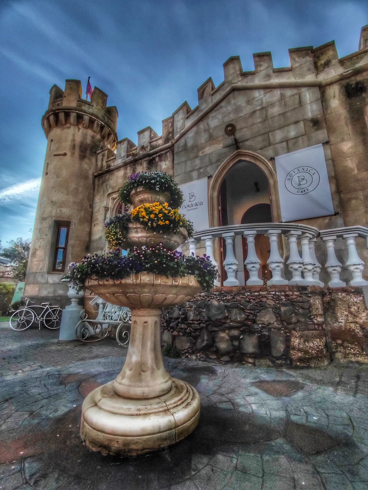 FLORES Y BRUNCH EN CASTILLO DE LA LAGUNA